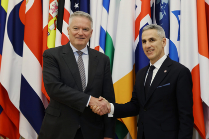 Напредъка на България по присъединяването към ОИСР обсъдиха премиерът Гюров и генералният секретар на Организацията Матиас Корман